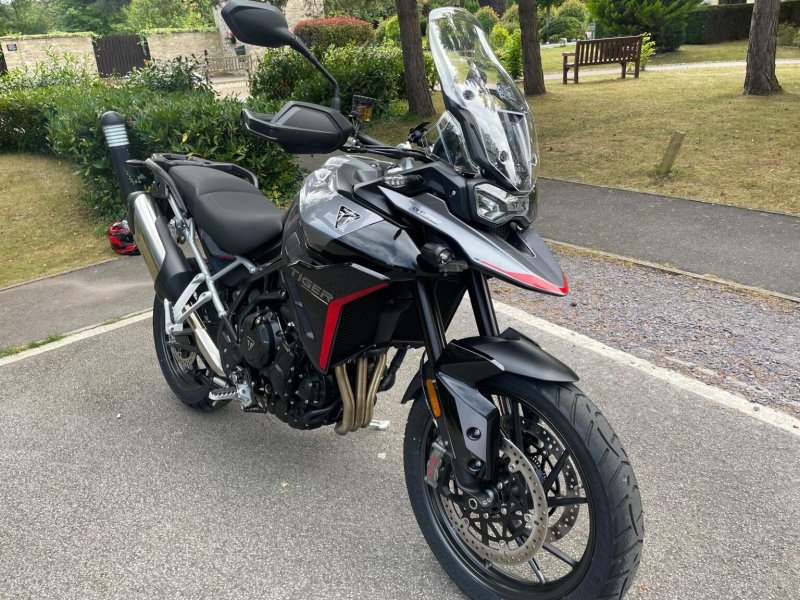 TRIUMPH TIGER 900